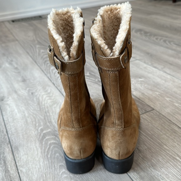 UGG Boots 👢 - Picture 5 of 10